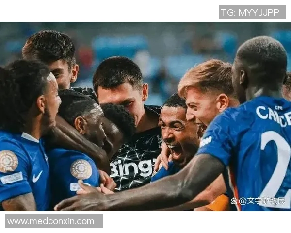 戴头套的足球明星们如何在赛场上展现风采与个性 戴头套的足球明星们如何在赛场上展现风采与个性