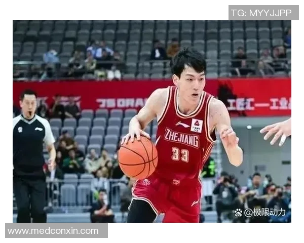 深圳篮球队在世界锦标赛积分榜上以79分稳居第一名展现强劲实力