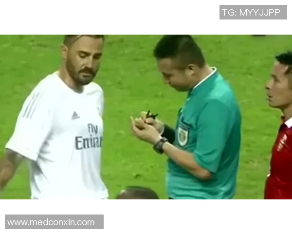 足球明星热爱中国粉丝的支持与热情共鸣的故事 足球明星热爱中国粉丝的支持与热情共鸣的故事