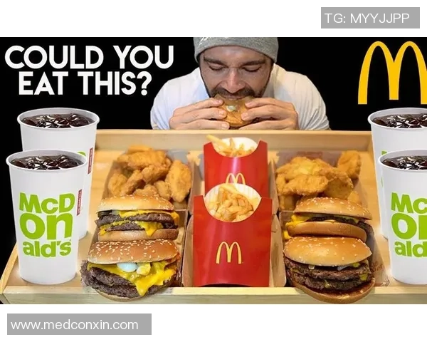 足球明星挑战汉堡极限踢球视频引发网友热议与欢笑 足球明星挑战汉堡极限踢球视频引发网友热议与欢笑